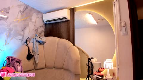 Im Katherine but call me Kate  online show from January 31, 9:59 pm