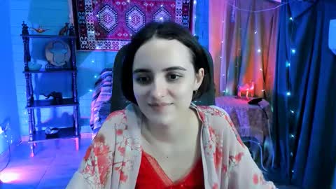 katewillows online show from February 28, 6:24 am