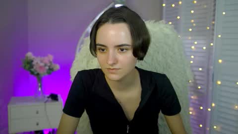 katewillows online show from December 2, 12:51 pm