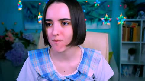 katewillows online show from April 12, 4:37 am