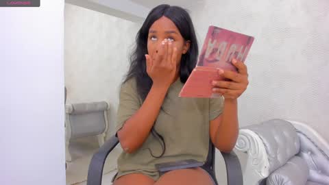 Snapshot of katherin_cruzz chatting on January 17, 12:10 pm katherin online show from January 17, 12:10 pm