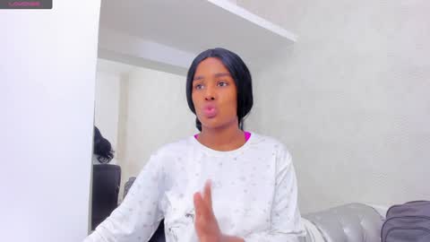 Snapshot of katherin_cruzz chatting on December 28, 12:35 pm katherin online show from December 28, 12:35 pm