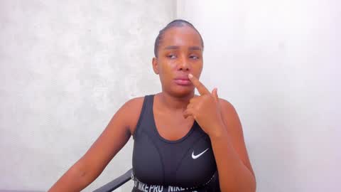 Snapshot of katherin_cruzz chatting on December 18, 11:45 am katherin online show from December 18, 11:45 am