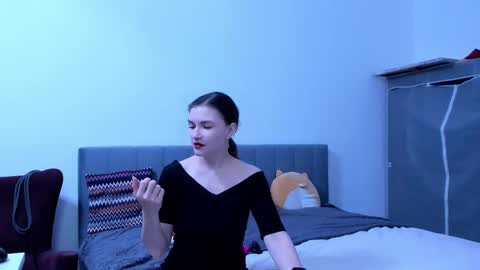 Katherine online show from December 4, 4:08 pm