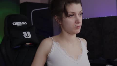 Snapshot of kathleen_frost chatting on December 10, 6:54 am kathleen_frost online show from December 10, 6:54 am