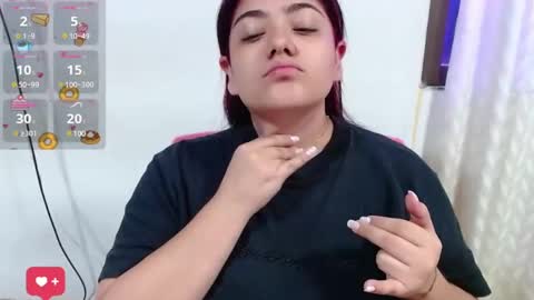 kathygonzalez_ online show from December 8, 1:03 pm