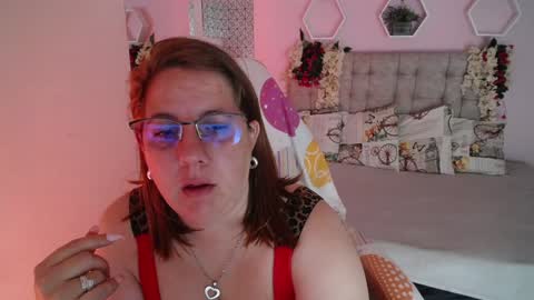 Snapshot of katiee_jones_ chatting on January 16, 12:42 pm Katherine online show from January 16, 12:42 pm