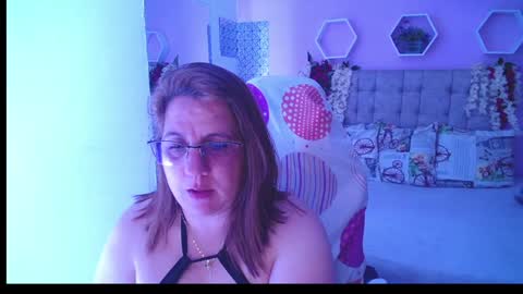 Snapshot of katiee_jones_ chatting on January 24, 11:02 pm Katherine online show from January 24, 11:02 pm