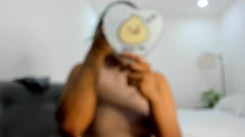 Follow me on instagram and twitter as correaktnees online show from October 14, 7:33 am