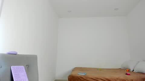 Follow me on instagram and twitter as correaktnees online show from October 6, 7:25 am