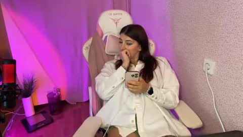   naked in pvt show 100 tk online show from October 25, 11:44 pm