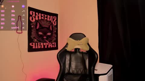 Katrina Ricci online show from December 15, 4:01 pm