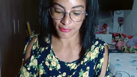 KattleyaGrey online show from December 18, 1:05 am