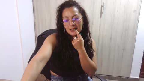  Khawit  online show from January 27, 10:49 pm