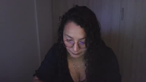  Khawit  online show from February 28, 7:35 pm