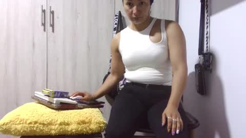  Khawit  online show from October 10, 6:24 pm