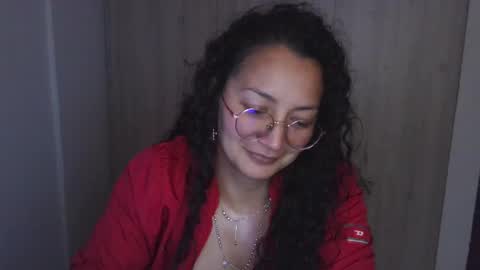  Khawit  online show from February 19, 7:27 pm