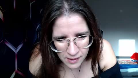 KayaLips online show from December 7, 8:11 am