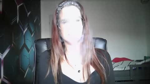 KayaLips online show from October 1, 3:50 pm