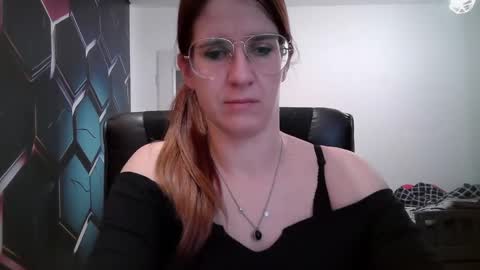 KayaLips online show from October 3, 3:28 pm