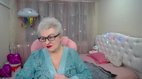 kaylesmoll online show from January 24, 9:47 pm