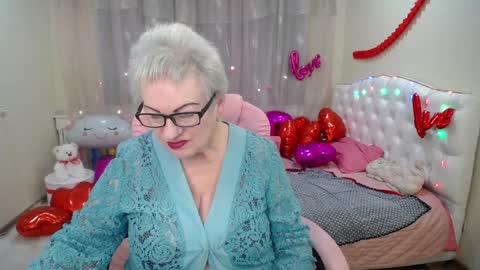 kaylesmoll online show from February 7, 11:13 pm