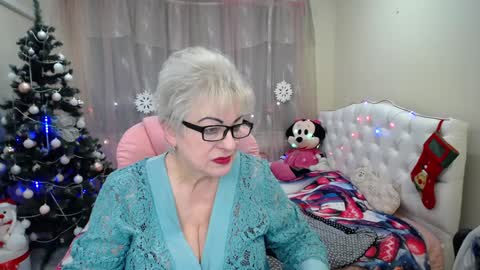 kaylesmoll online show from January 16, 5:32 am
