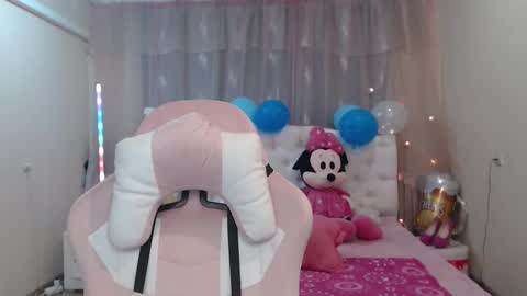 kaylesmoll online show from September 19, 6:29 pm