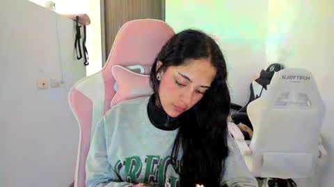 kaylie online show from September 23, 11:30 am