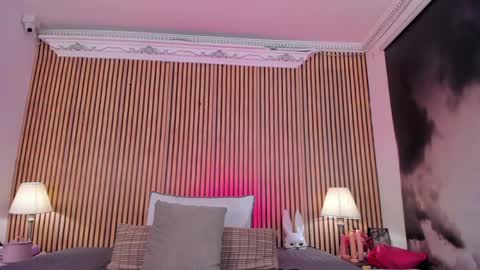 keeyla stone online show from December 17, 1:00 am