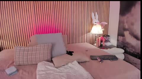 keeyla stone online show from January 12, 1:00 am