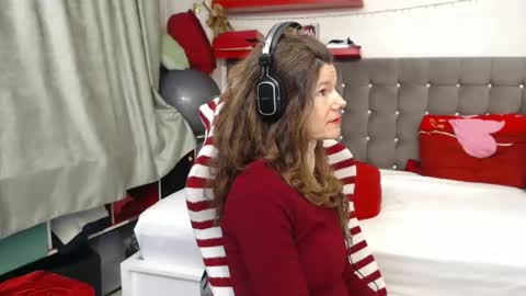 kelly online show from February 24, 2:38 pm