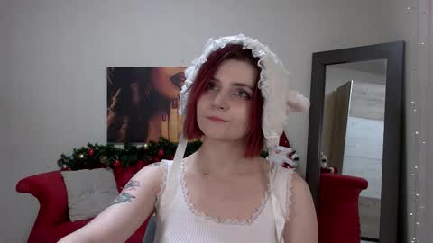 Kelly Stoneys online show from December 3, 6:32 pm