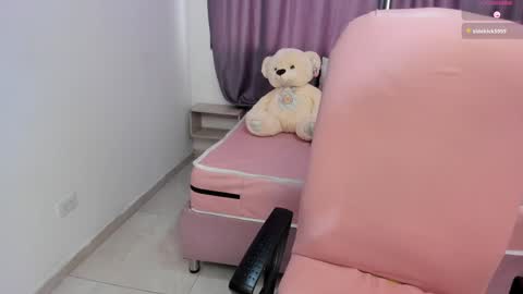 kendal_jhonsson online show from December 3, 7:55 pm