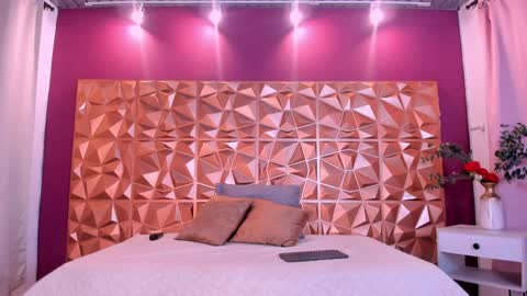 Snapshot of kendall23_ chatting on December 19, 8:23 pm Kendall online show from December 19, 8:23 pm