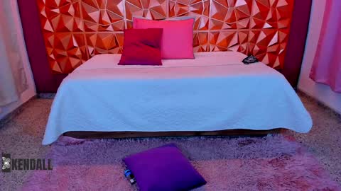 Snapshot of kendall23_ chatting on December 5, 9:28 pm Kendall online show from December 5, 9:28 pm