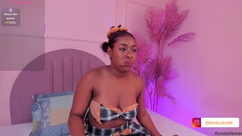 kendallbleer online show from September 12, 12:01 pm