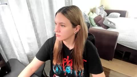 Kendra online show from February 3, 7:57 am