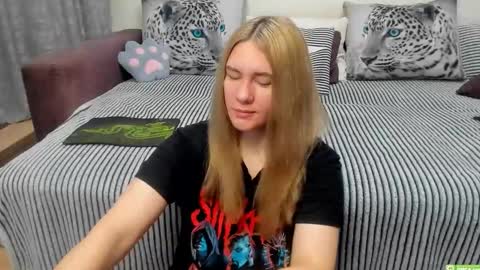 Kendra online show from November 27, 1:52 am