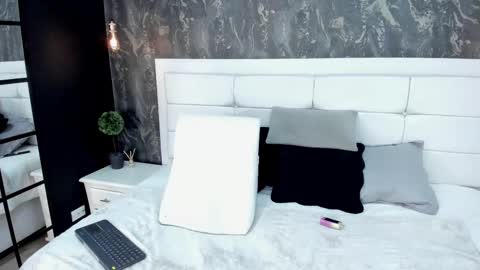 Snapshot of kendraleroy chatting on February 20, 9:09 pm KENDRA online show from February 20, 9:09 pm