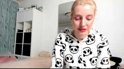 Kenzie online show from March 9, 7:12 am