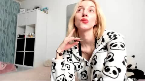 Kenzie online show from January 31, 5:30 am