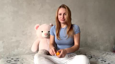 Elizabeth online show from November 25, 12:24 am