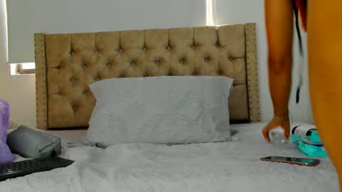 Kery Hillson online show from September 14, 2:15 pm