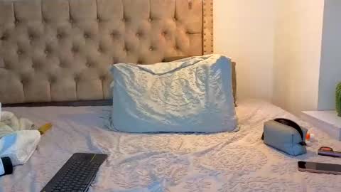 Kery Hillson online show from January 7, 6:11 pm