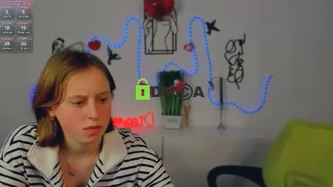 keuli_li online show from February 14, 7:54 am