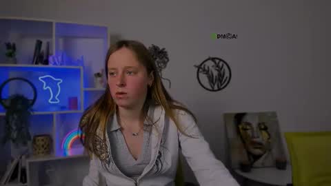 keuli_li online show from January 17, 7:21 pm