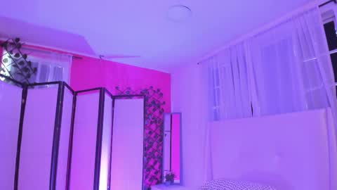 Khloe online show from October 3, 12:43 pm