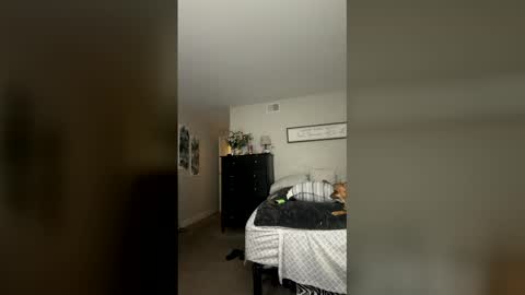 kiannaluv online show from February 7, 9:57 am