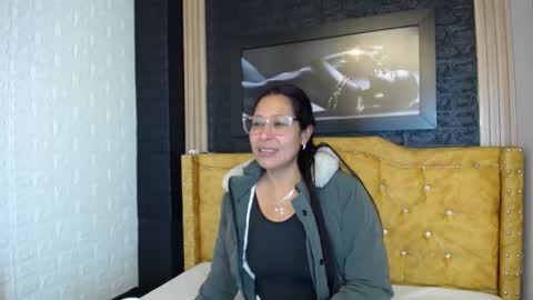 kiara_022 online show from September 30, 1:50 pm